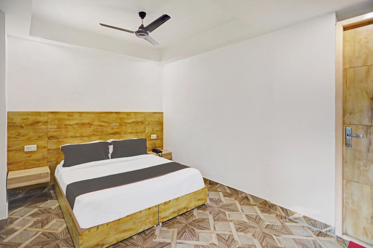 Oyo 81641 Collection O Hotel A1 Residency New Delhi